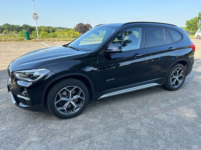 BMW X1 xDrive 20 i xLine/Pano/HUD/LED/Ahk !!