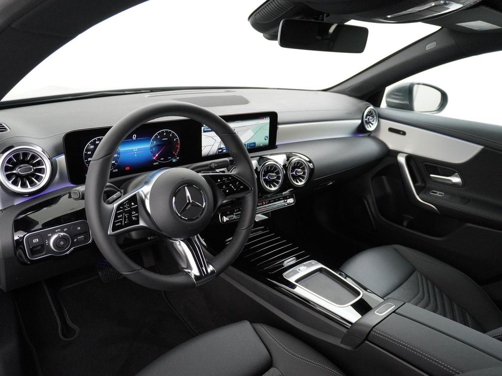 Mercedes-Benz CLA 180 Shooting Brake Star Edition Luxury Line