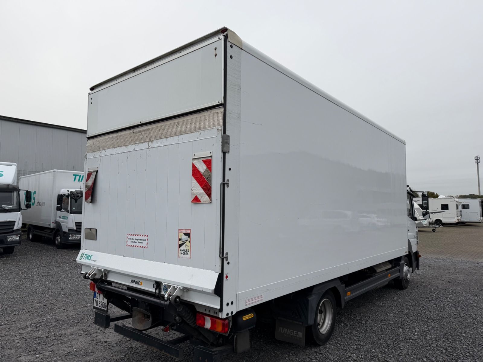 Fahrzeugabbildung Mercedes-Benz Atego 818L Koffer LBW