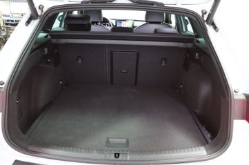 Fahrzeugverkauf 28 Seat Leon Sportstourer FR 1.5 DSG AHK LED Pano Navi