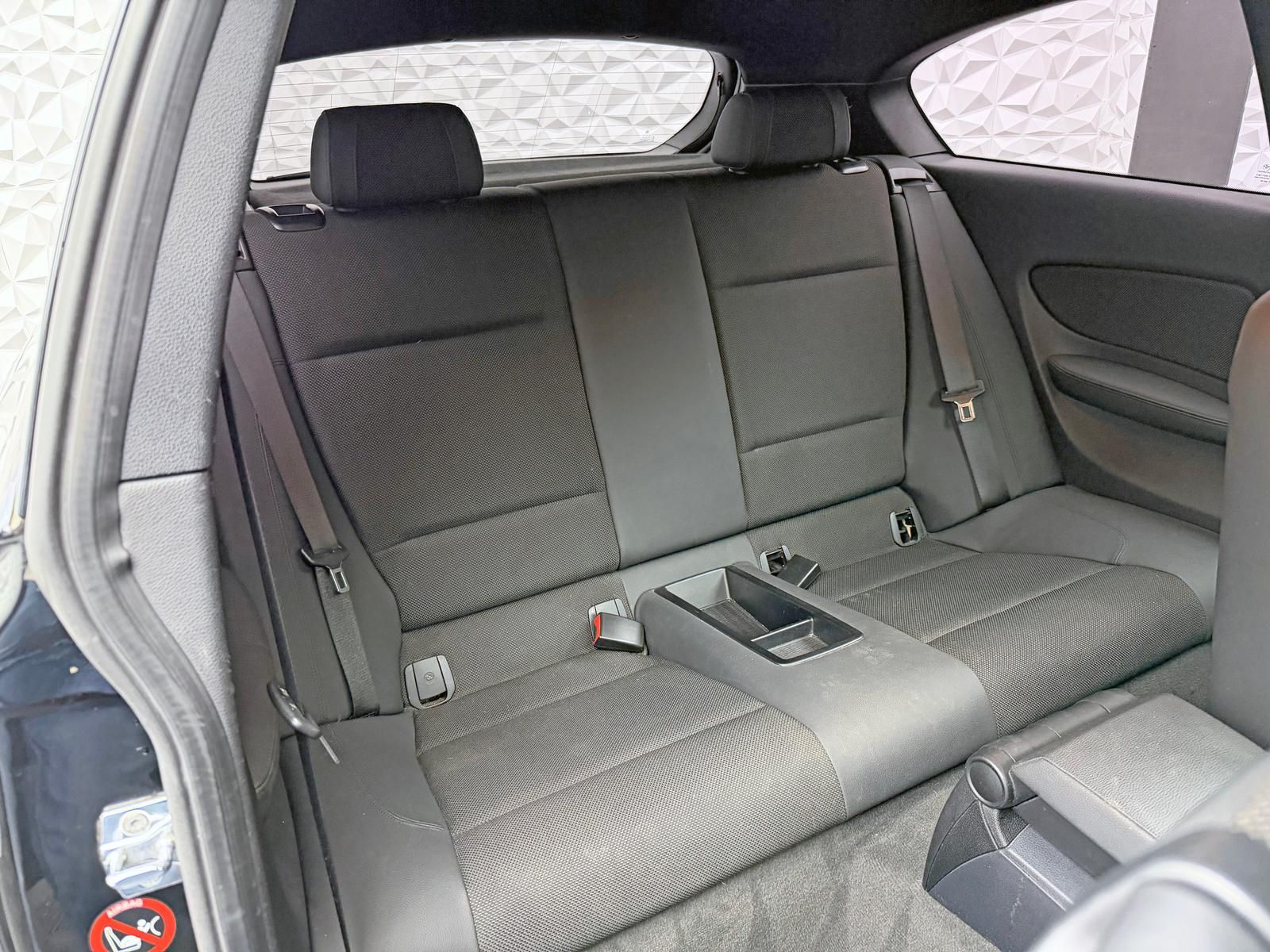 Fahrzeugabbildung BMW 118i M-PAKET/PDC/PANO/KLIMA/SCHECKHEFT/XENON/TFL