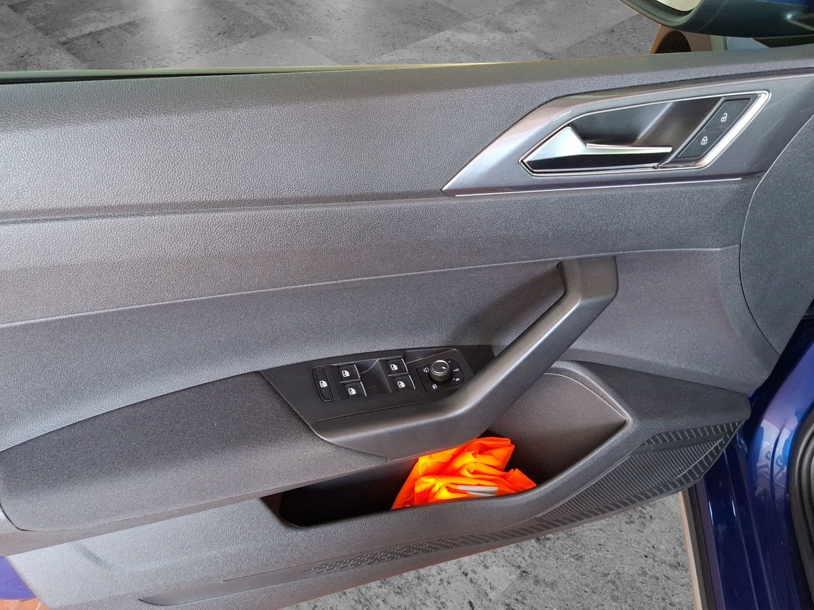 Fahrzeugabbildung Volkswagen Taigo TSI Style Matrix Navi AID ACC PDC SH 17"