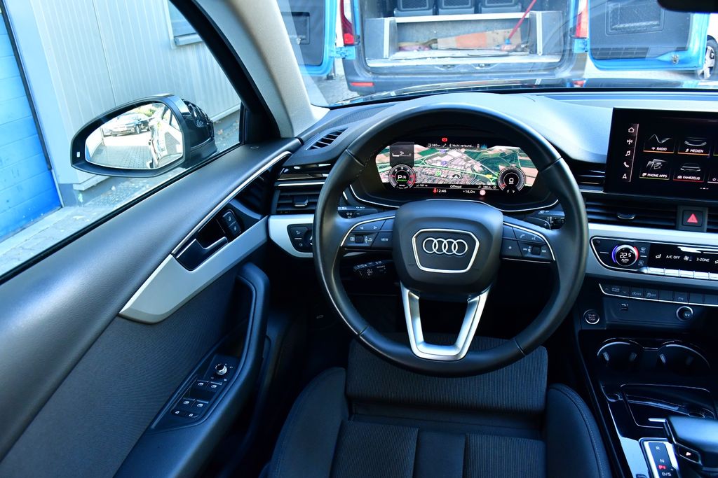 AUDI A4 2024