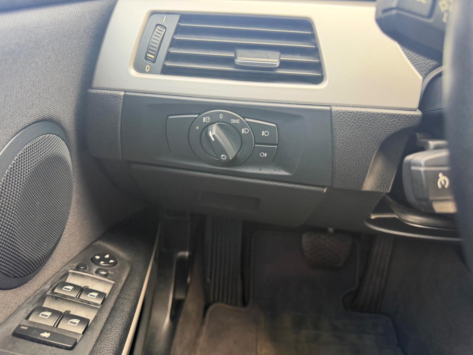BMW 320 2008 — photo 22