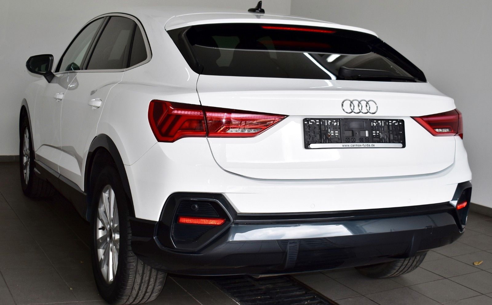 Fahrzeugabbildung Audi Q3 Sportback 35 TDI,Navi,LED,ACC,8fach bereift