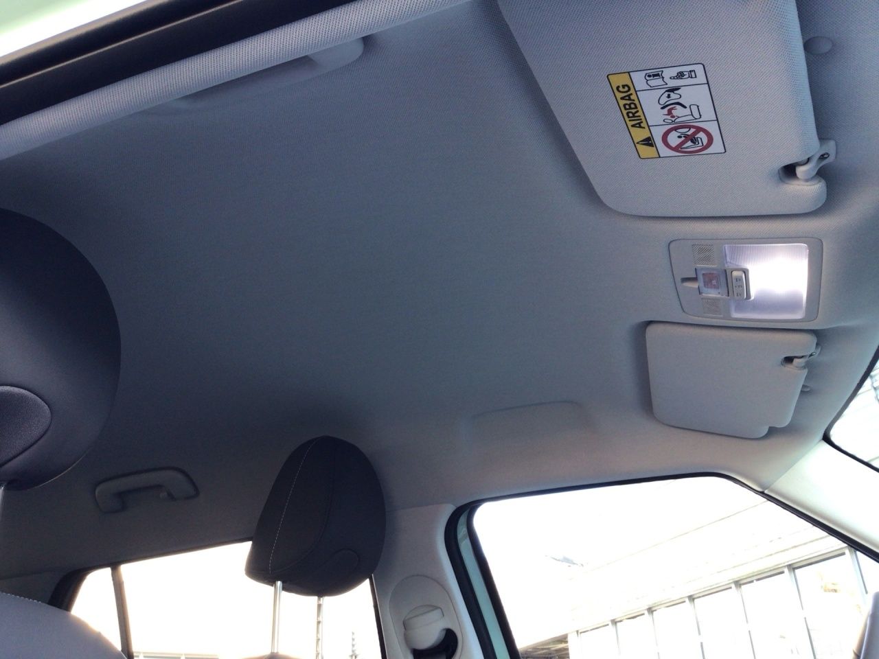 Fahrzeugabbildung Hyundai INSTER LOUNGE SHZ*LHZ*NAVI*CARPLAY*USB*