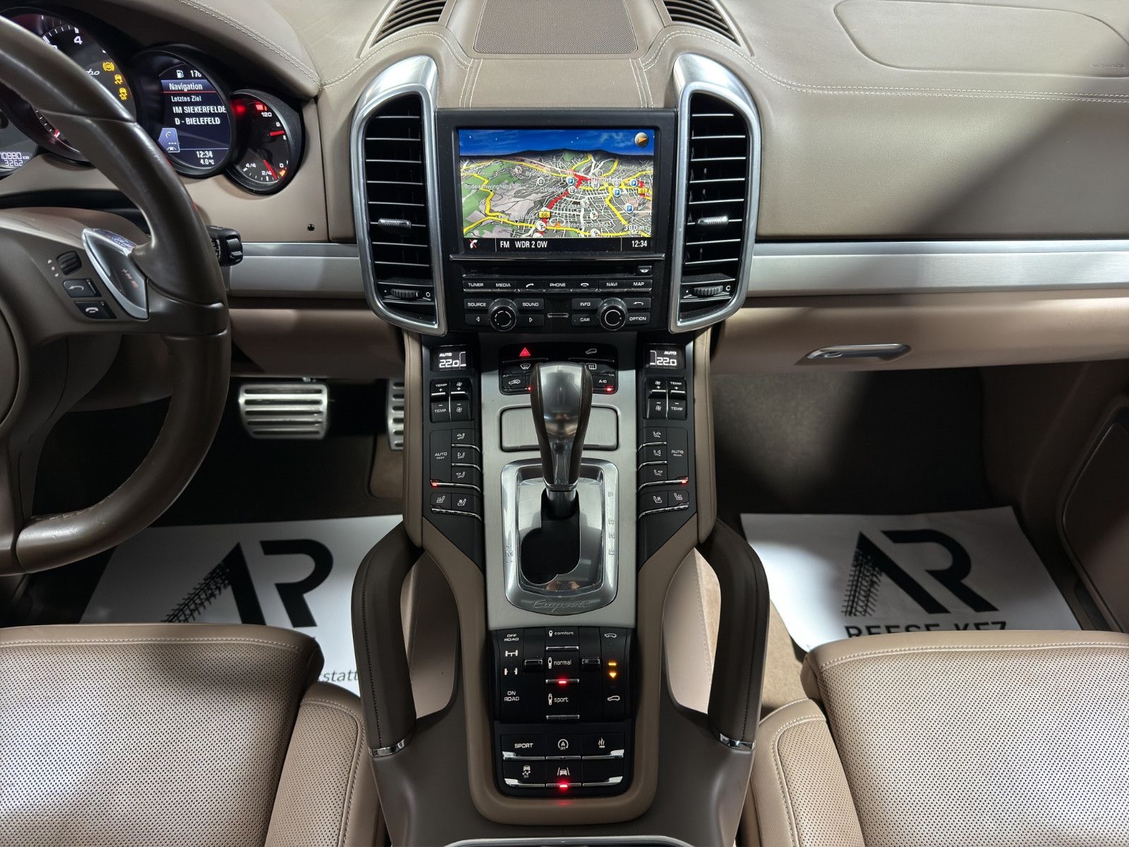 Porsche Cayenne Turbo Voll. Burmester AHK uvm. foto 11