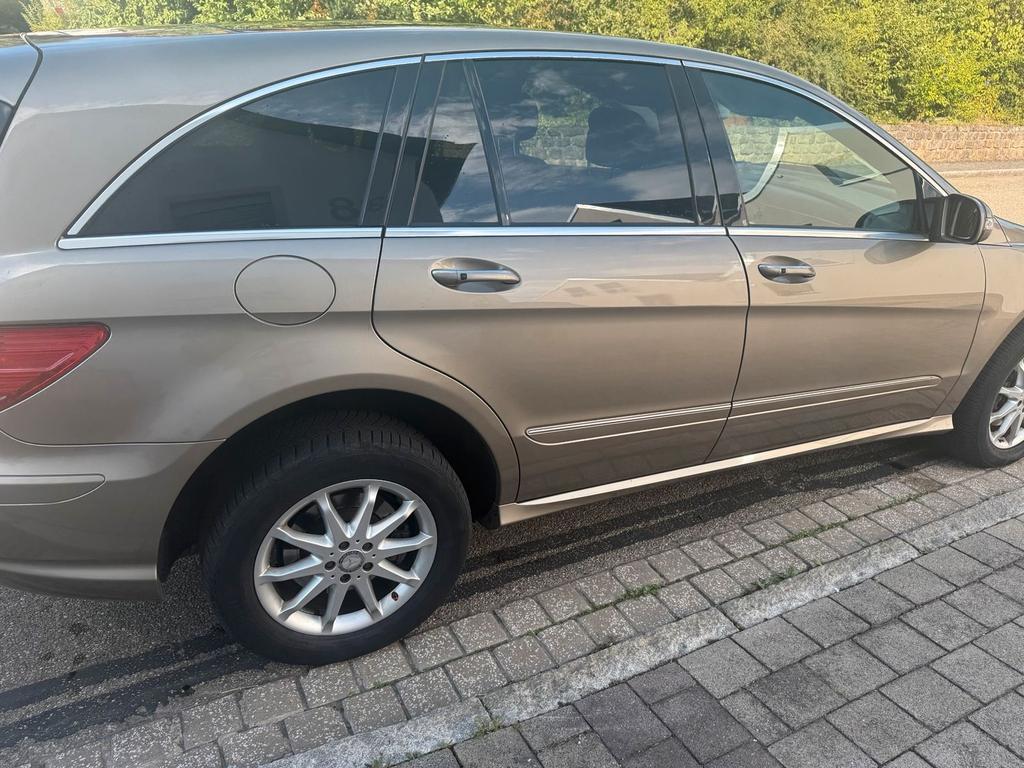 Mercedes-Benz E 320