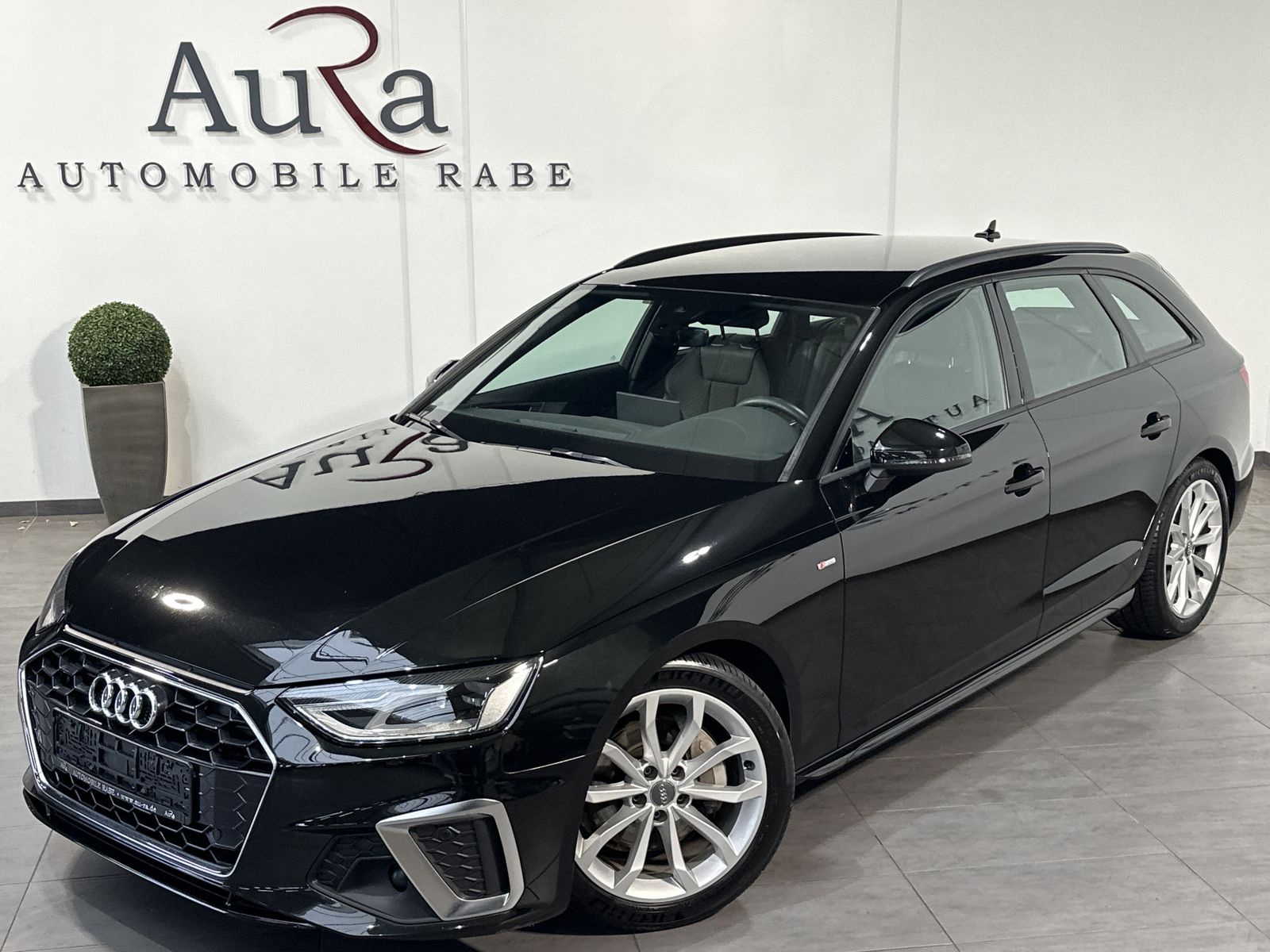 Fahrzeugabbildung Audi A4 Avant 40 TFSI S-Line NAV+LED+AHK+VCOCKPIT+ACC