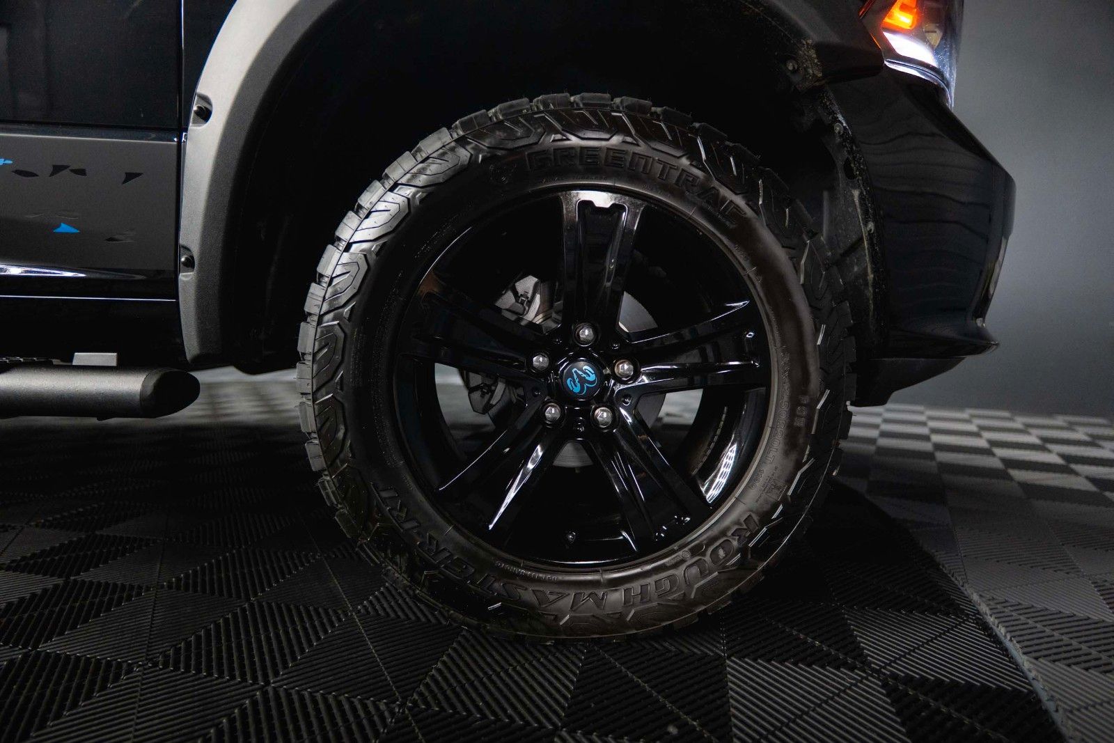 Fahrzeugabbildung Dodge RAM 5.7 V8 HEMI 4x4 OFFROAD Night LONGBED RAMBOX