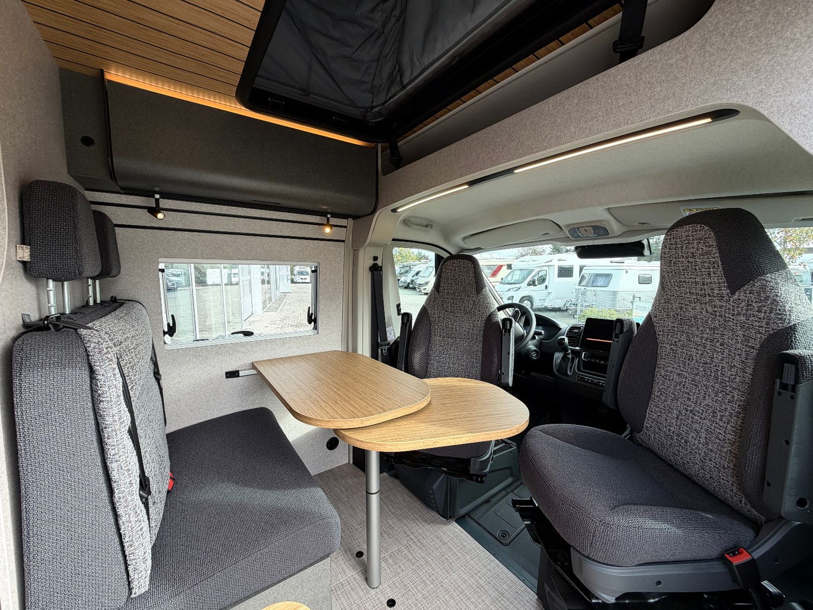 Fahrzeugabbildung HYMER / ERIBA / HYMERCAR Redwood 600 Trail