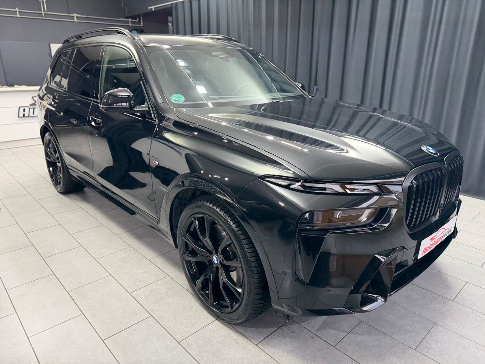 Fahrzeugabbildung BMW X7 xDrive 40d M SPORT PRO|LUFT|PANO|7-SITZER|AHK