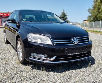 Volkswagen Passat - 1