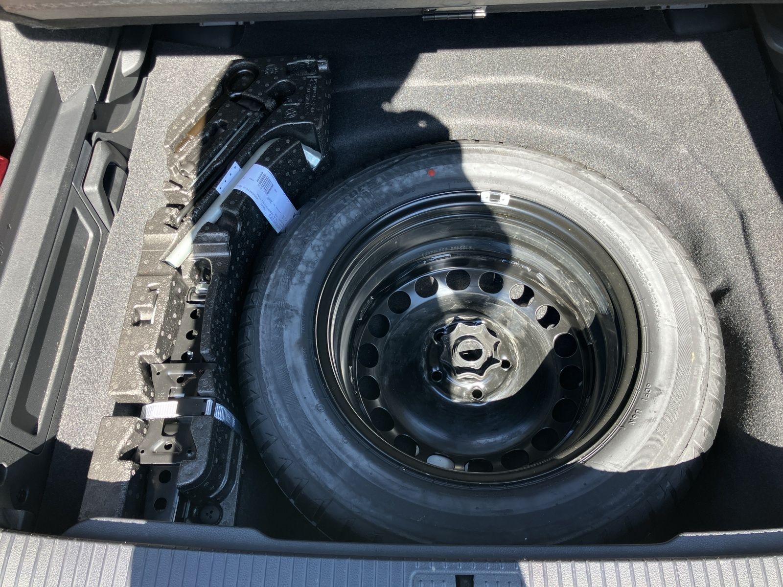 Fahrzeugabbildung Volkswagen Passat Variant TDI Business DSG LED Navi ACC RFK