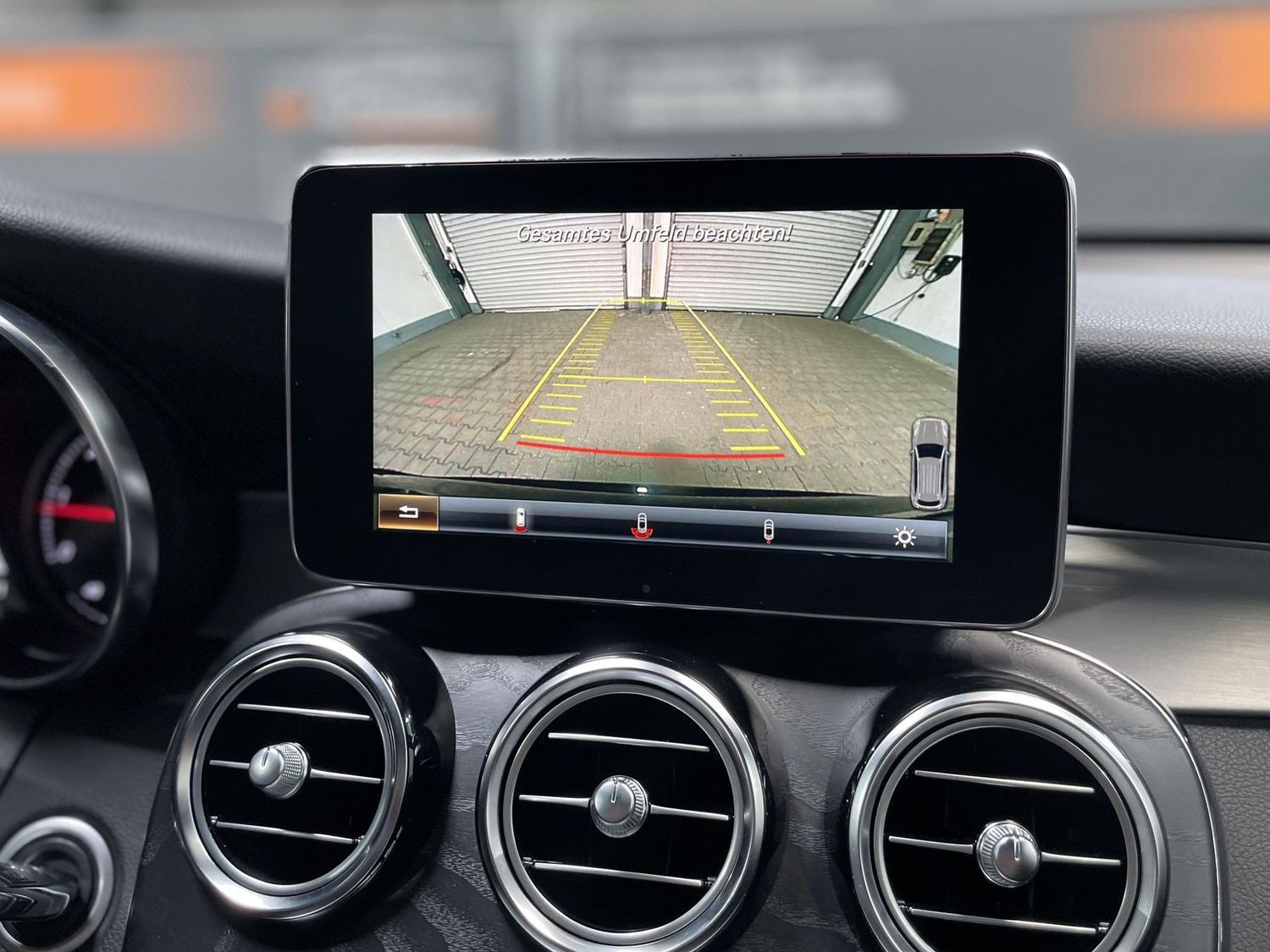 Fahrzeugabbildung Mercedes-Benz GLC 220 d 4M AMG #Distr.#Kamera#LED#Alcantara