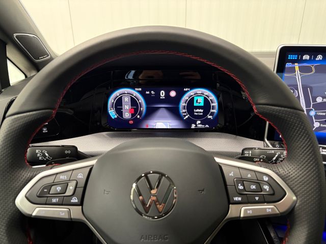 Golf VIII GTI 2.0 TSI DSG PANO MATRIX-LED RFK