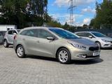 Kia cee'd Sportswagon *AHK*PDC*SHZ*LKZ* - Kia aus 2014 mit Diesel-Antrieb: Kombi, Cee D