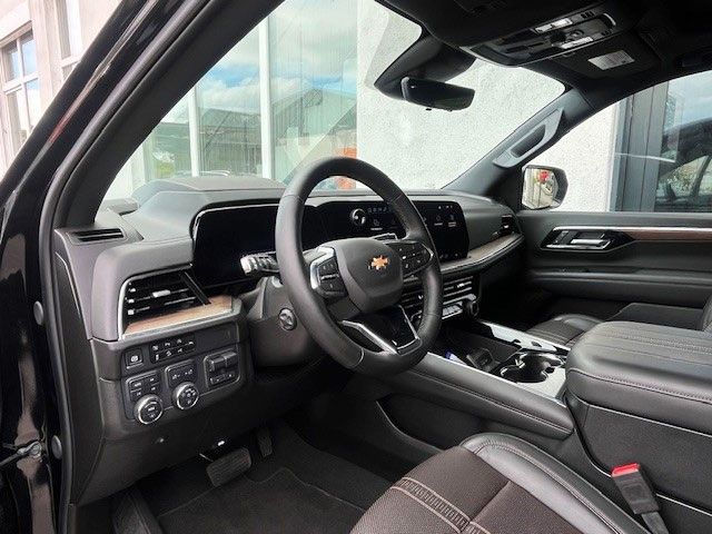 Vehicle photo 15