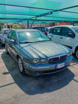 Jaguar X-Type 2.5 V6 24V cat Executive - graue Jaguar X-Type