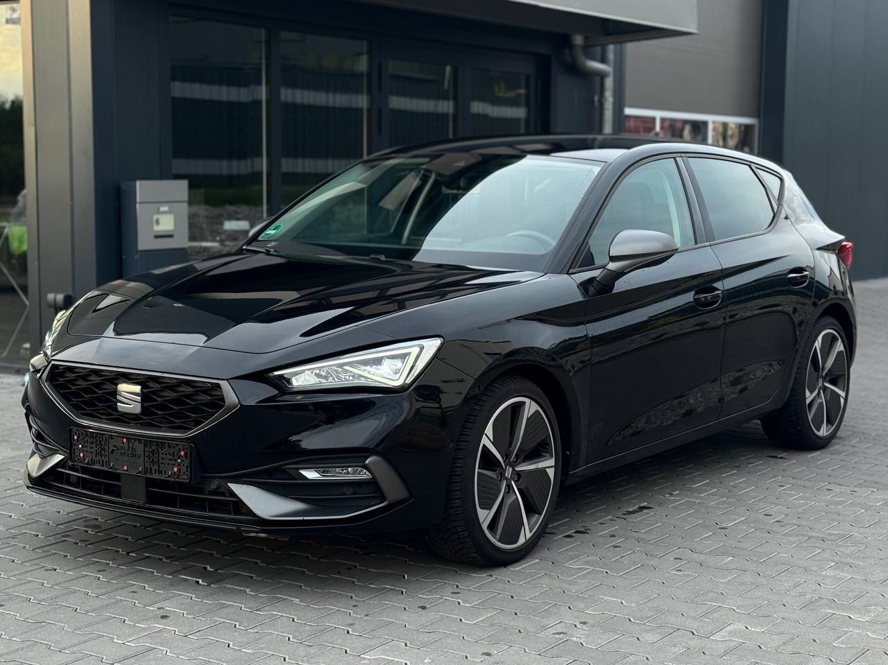 SEAT Leon Lim. FR KAMER/CarPlay/TOTWIN/ACC/LENK-HEIZ+