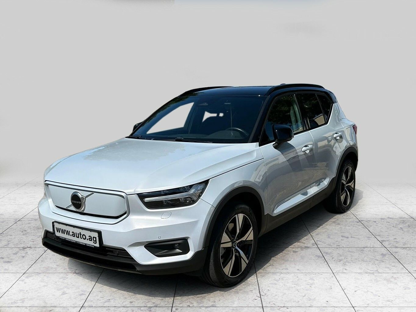 Volvo XC40 R Design Recharge Pure Electric AWD imagem 2