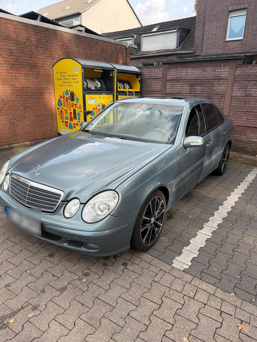 Mercedes-Benz E 220
