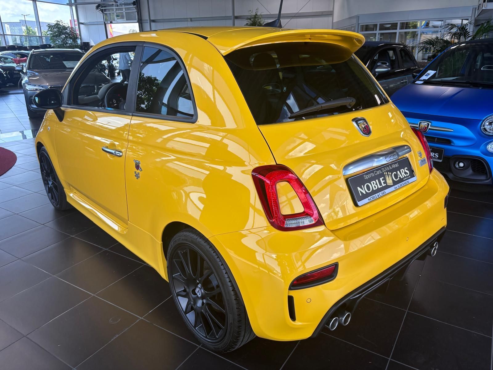 Fahrzeugabbildung Abarth 595 Pista KLIMA XENON ALU CARPLAY BEATS