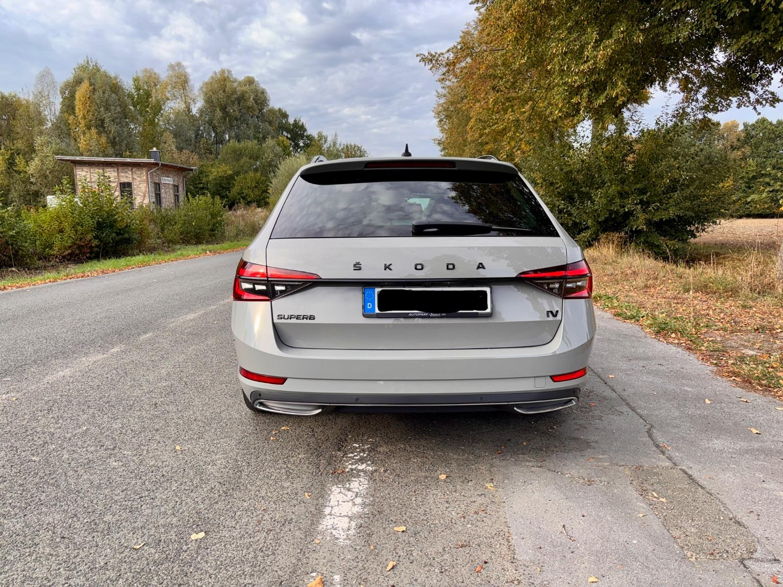 Skoda Superb 1.4 TSI iV DSG SPORTLINE COMBI 