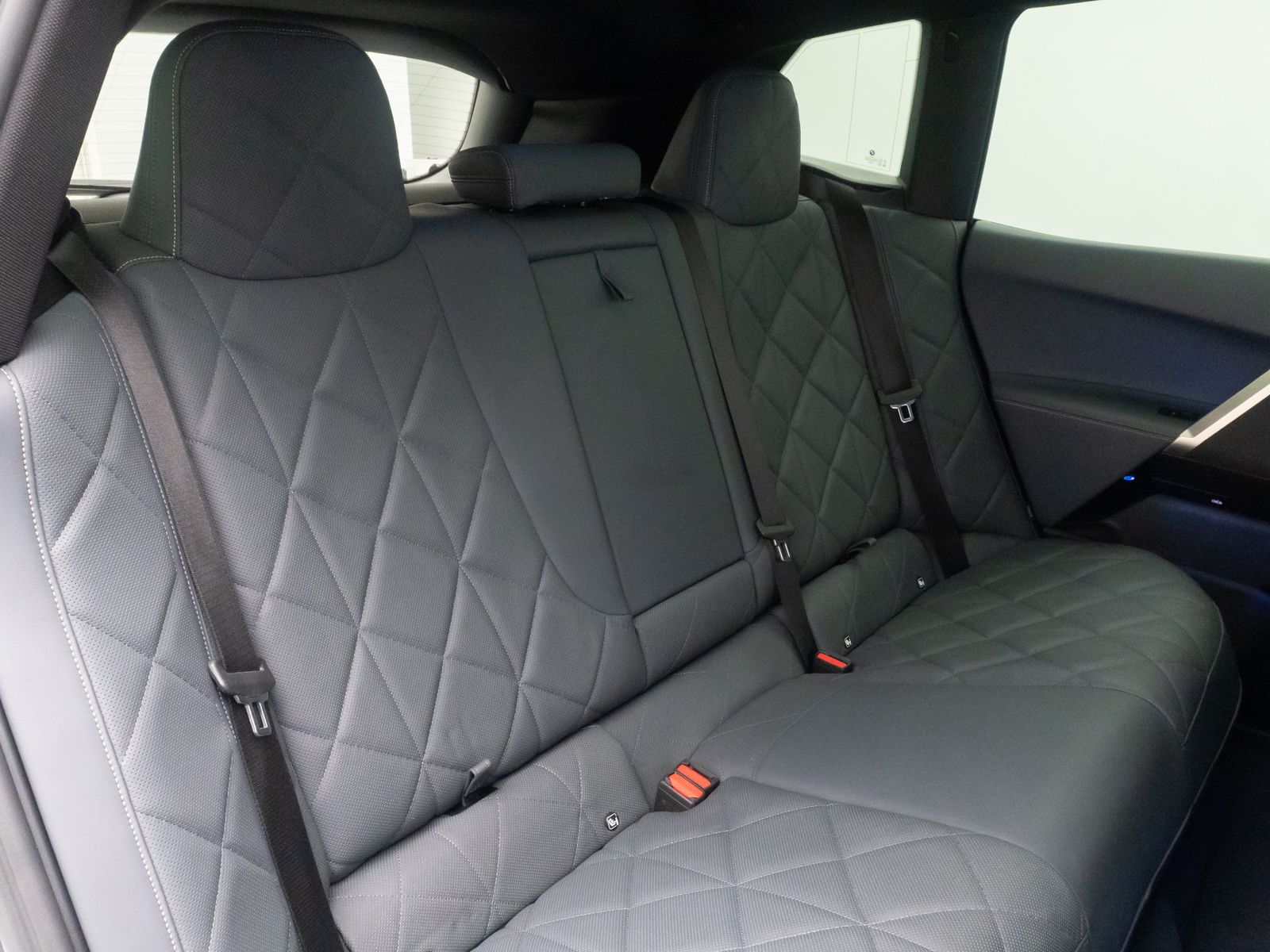Fahrzeugabbildung BMW iX xD40 Sport 360&deg;SkyLounge DAB Laser H/K 22Zoll