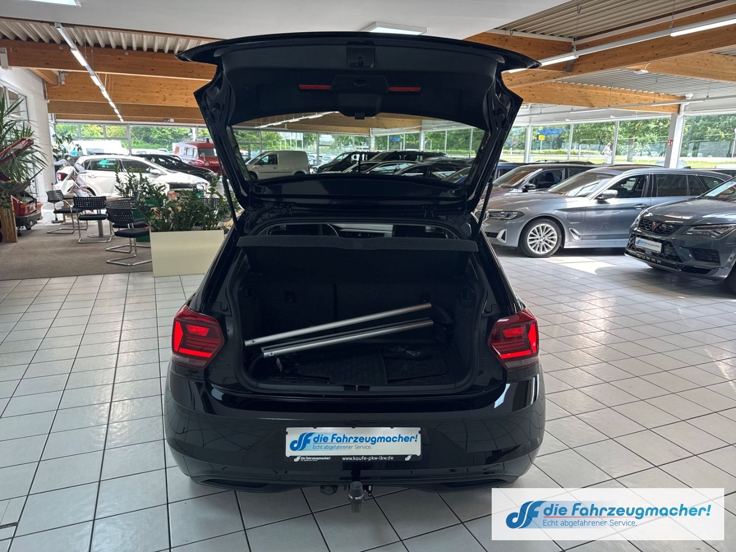 Fahrzeugabbildung Volkswagen Polo VI Comfortline 1.0 TSI AHK ACCKlimaautom SH