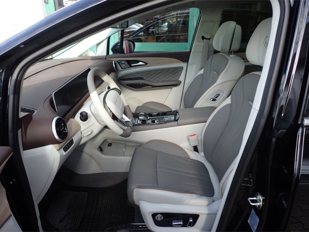 Fahrzeugabbildung DFSK Forthing 4 U Tour Noble 1,5T 7Sitzer Shz Pano LE