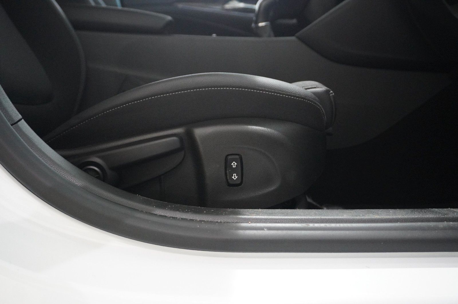 Fahrzeugabbildung Opel Insignia B GS 2.0D ELEGANCE NAVI/LED/KAMERA/DAB+