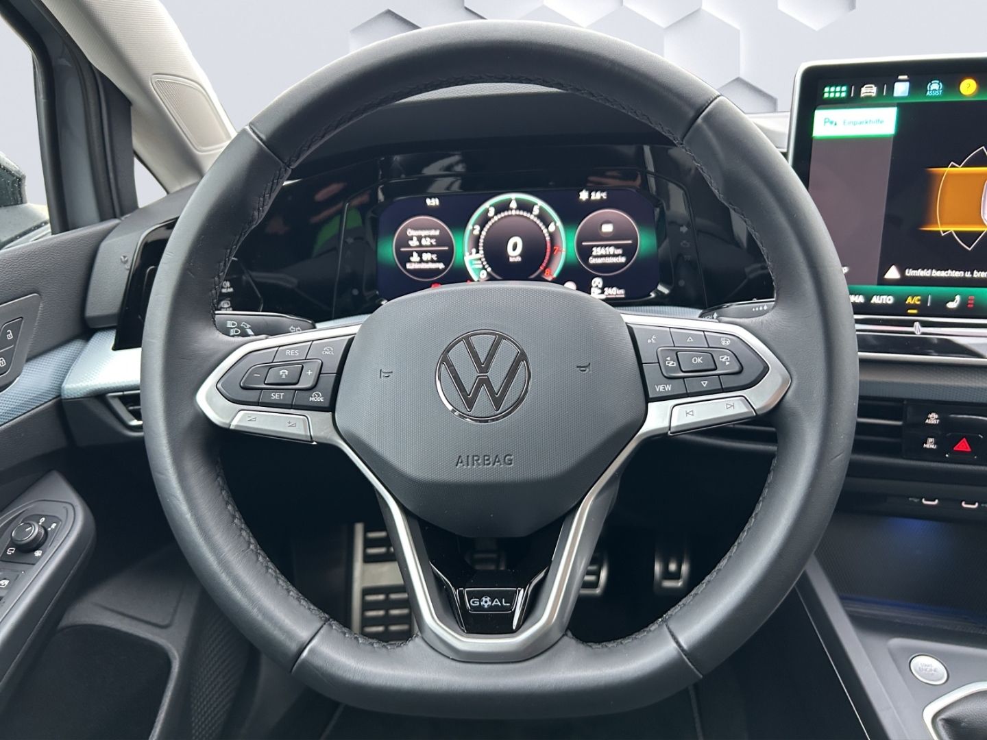 Golf VIII 1.5 TSI Schalter 85kW LED AHZV App-Con