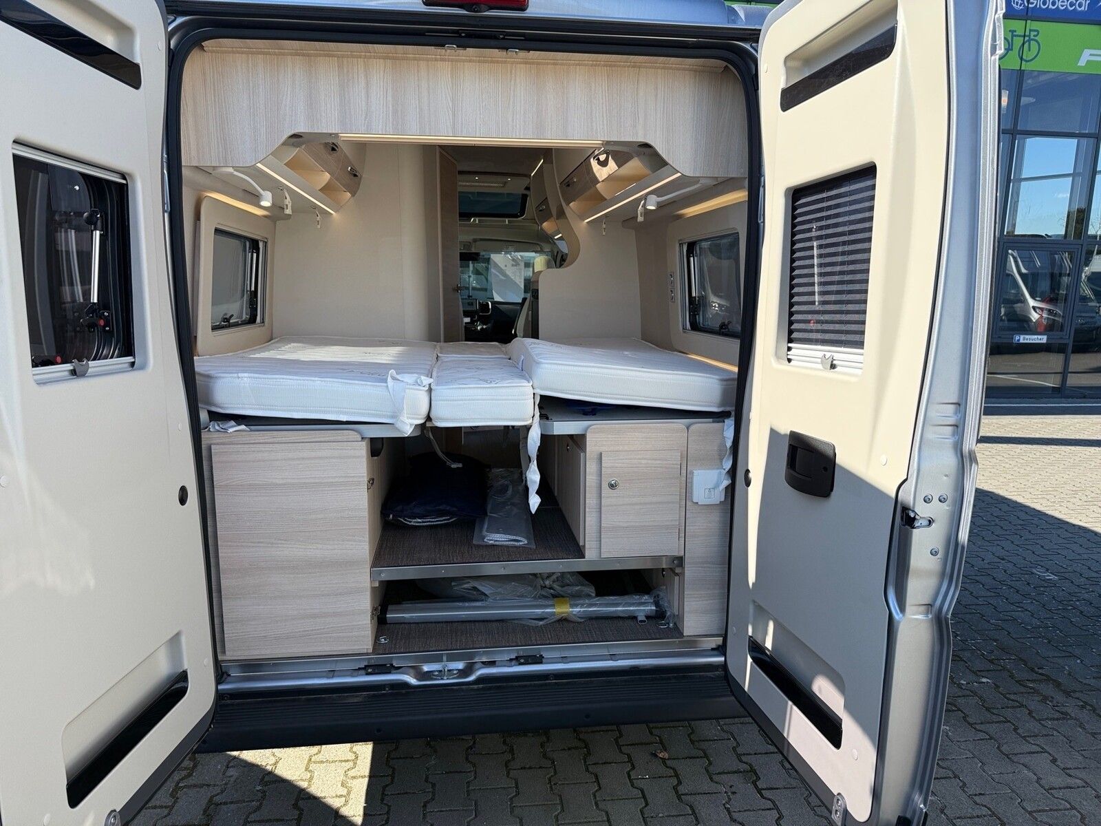 Fahrzeugabbildung Eura Mobil Van V 635 EB Fahrassistenz-, Mondial Plus Paket