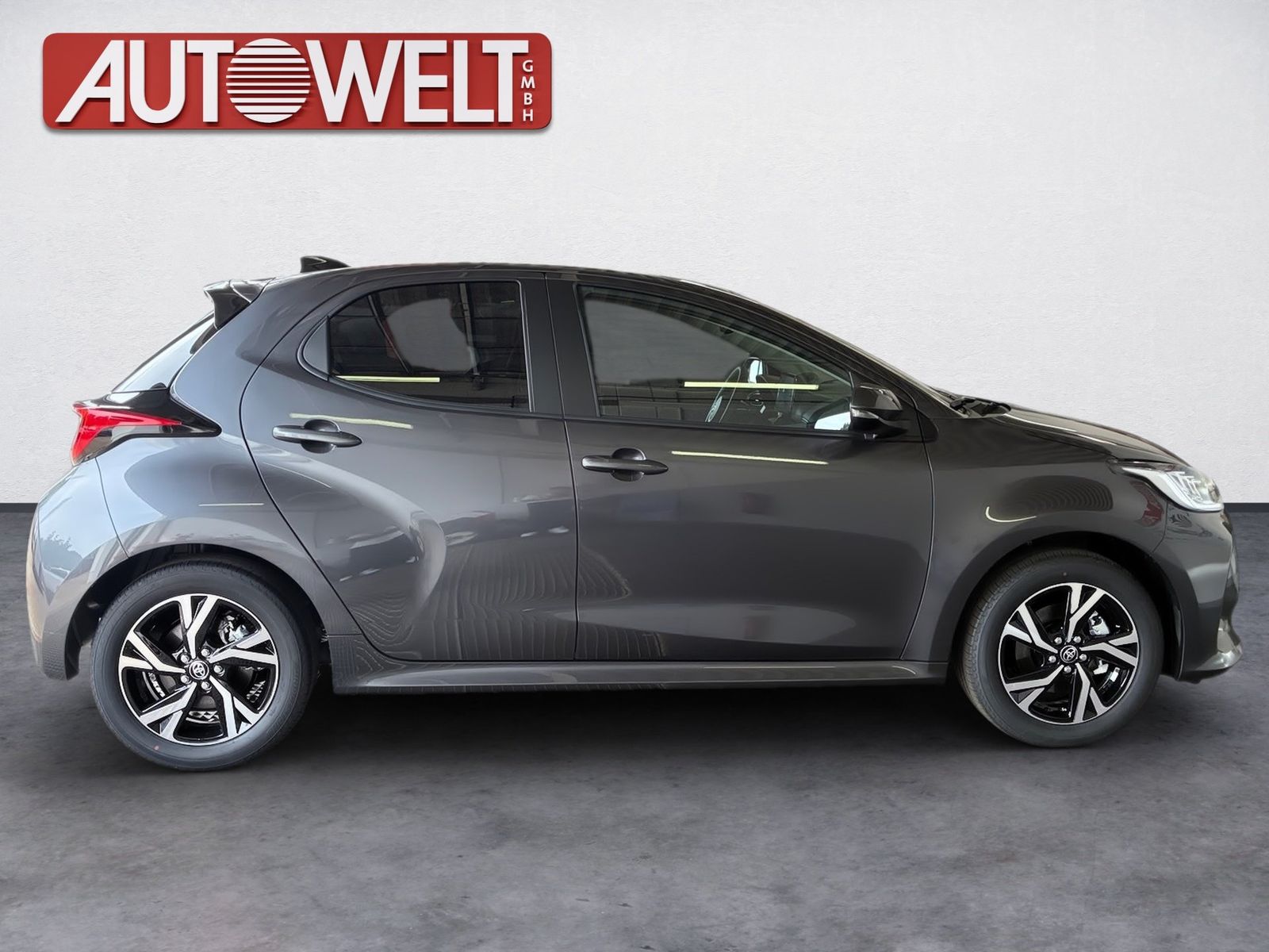 Fahrzeugabbildung Toyota Yaris 1.5 Teamplayer Kamera,LED,SHZ,ACC,Keyless