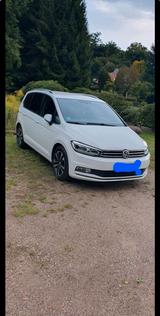 Volkswagen VW Touran Automatik bj 2018 2 Hand mit vol... - Volkswagen Touran mit Diesel-Antrieb: Limousine, Automatik