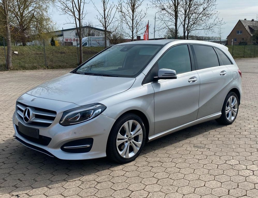 Image of Mercedes-Benz B 220