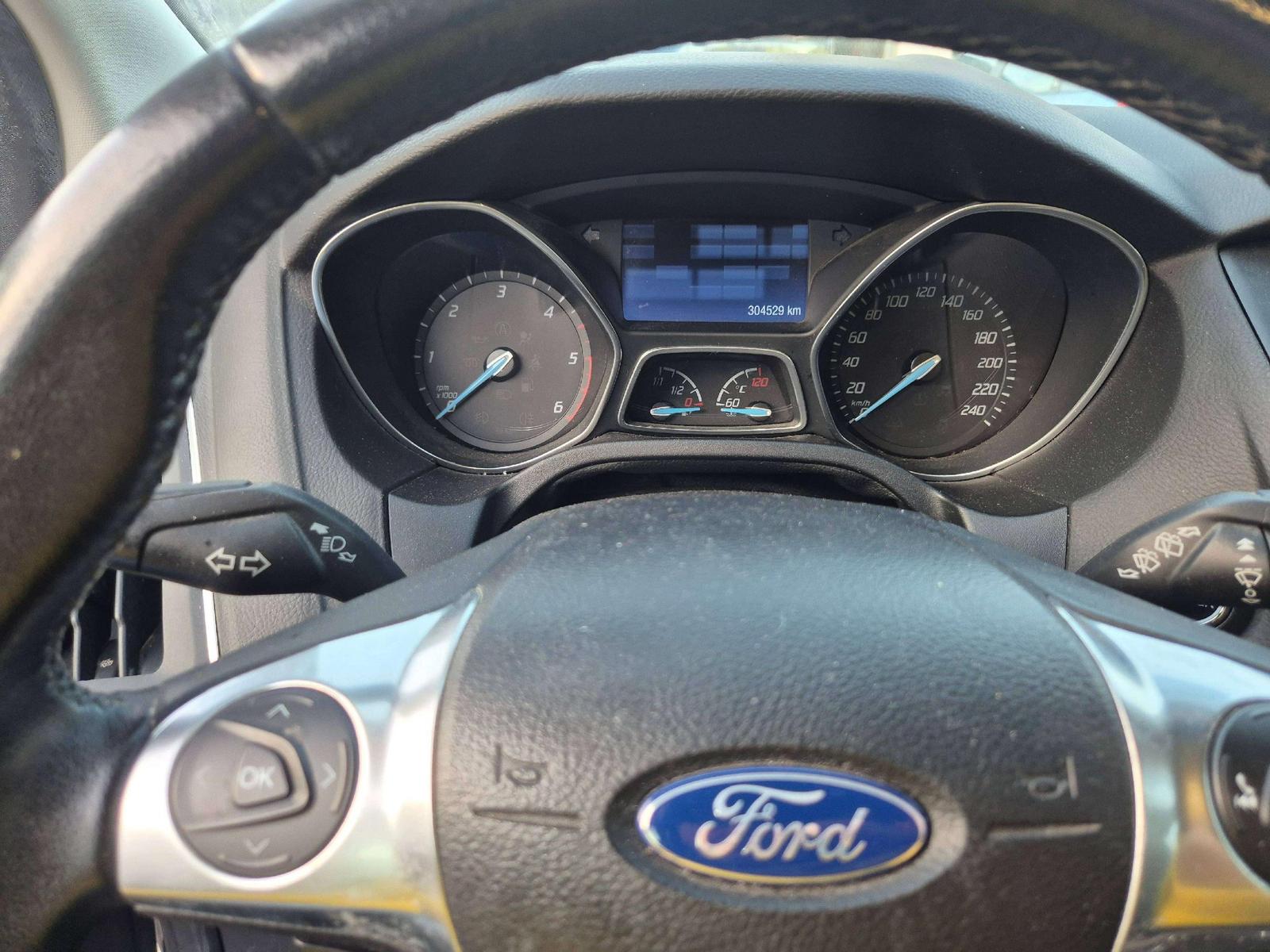 Ford Focus 2013 — photo 8