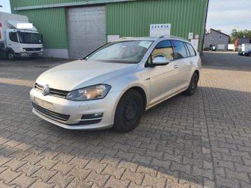 Volkswagen Golf - 1