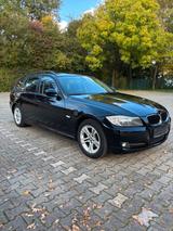 BMW E91 318i*FACELIFT*SCHECKHEFT*1HAND*TOP AUS... - BMW 3er-Reihe E91 mit Facelift