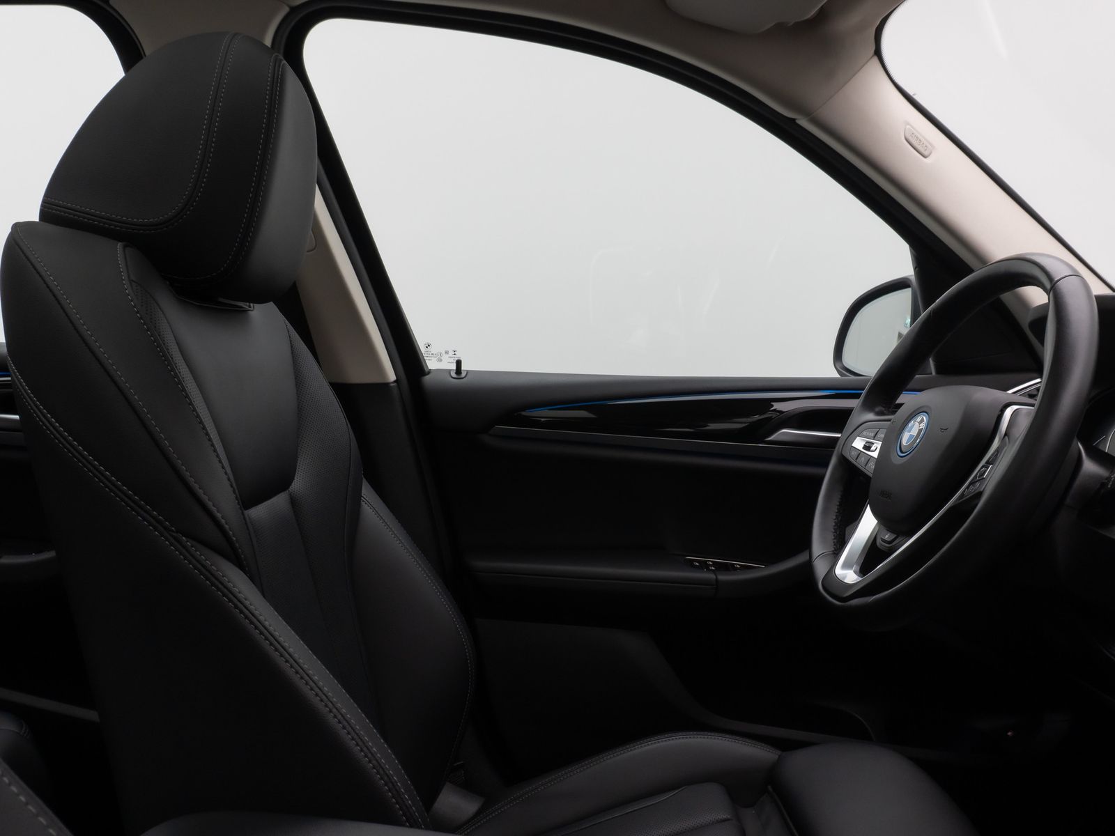 Fahrzeugabbildung BMW X3 xD30e Panorama Kamera DAB HiFi Lenkrhz Sport