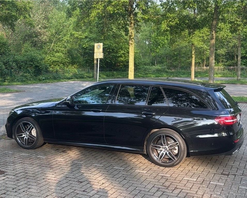 Image of Mercedes-Benz E 400