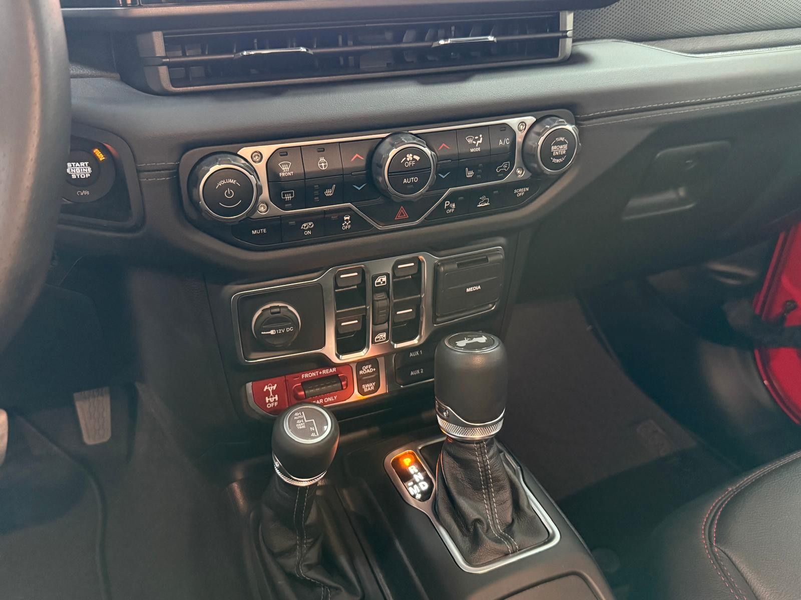 Fahrzeugabbildung Jeep RUBICON 392-6.4L HEMI V8-AHK 3500KG-35"