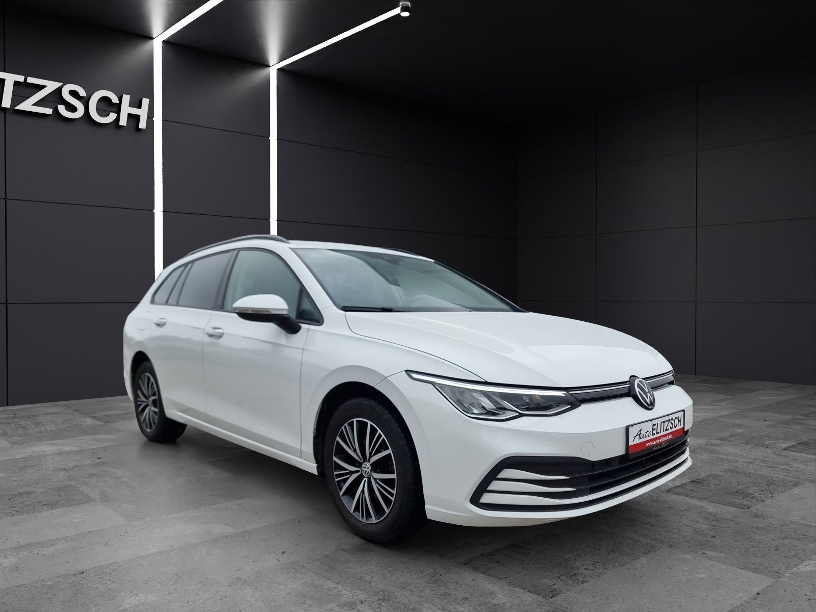 Fahrzeugabbildung Volkswagen Golf VIII Variant Business TDI DSG LED ACC SHZ P