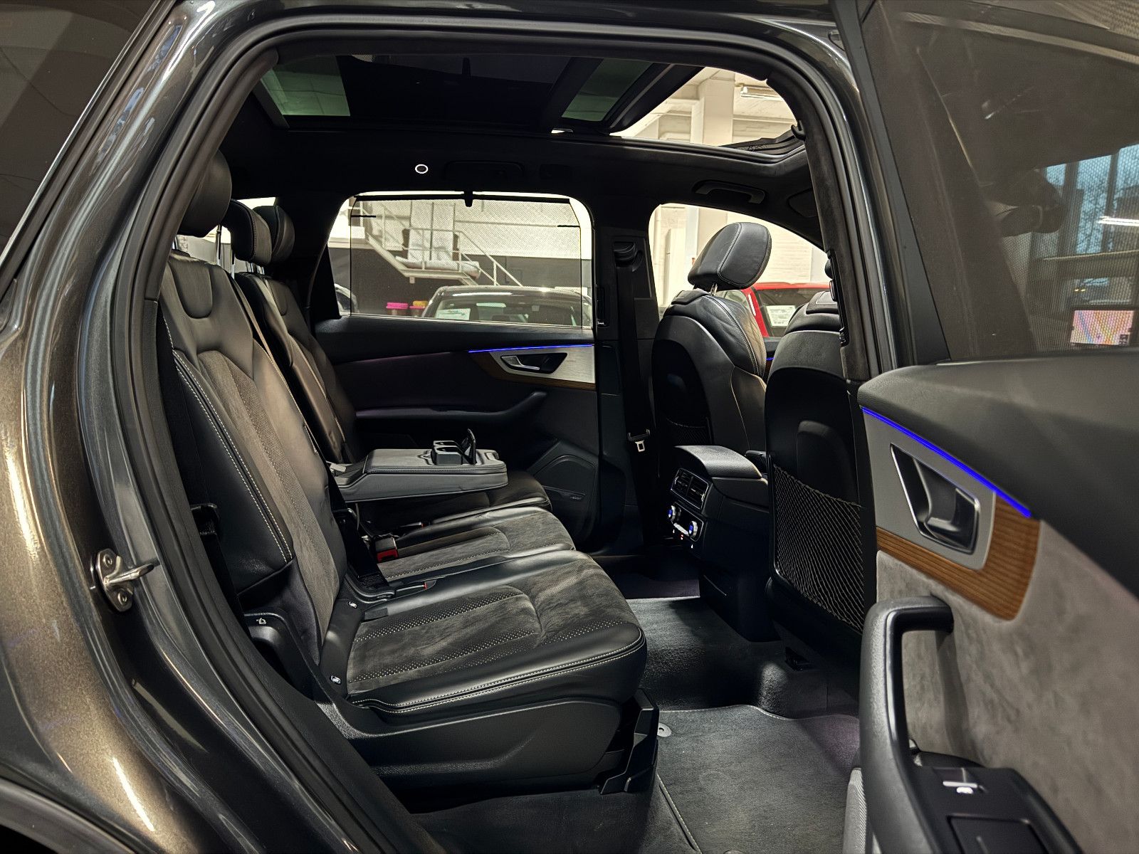 Fahrzeugabbildung Audi Q7 3.0 TDI QUATTRO 3X S-LINE VOLLAUSTATTUNG 21´
