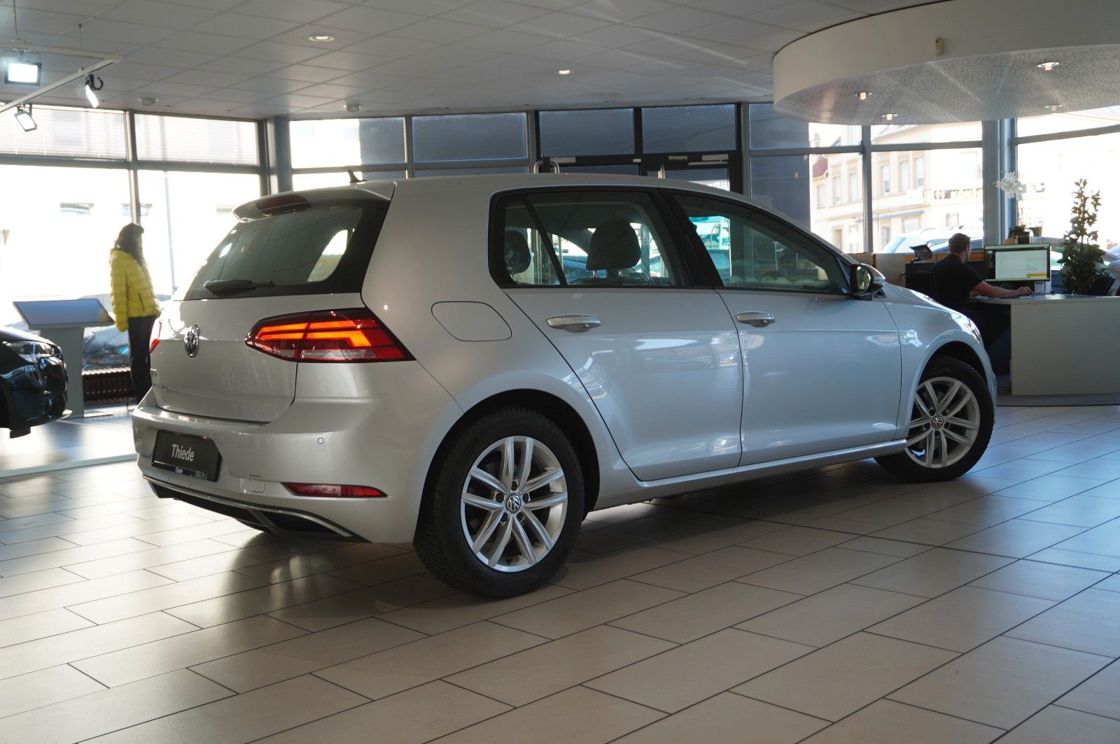 Fahrzeugabbildung Volkswagen Golf VII Lim. 2.0 TDI COMFORTL. DSG NAVI/LED/ACC