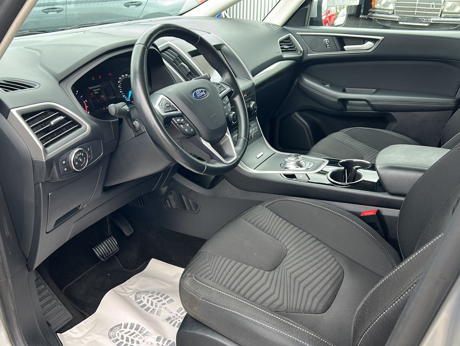 Fahrzeugabbildung Ford S-MAX 2,0 EcoBlue. Aut. TREND