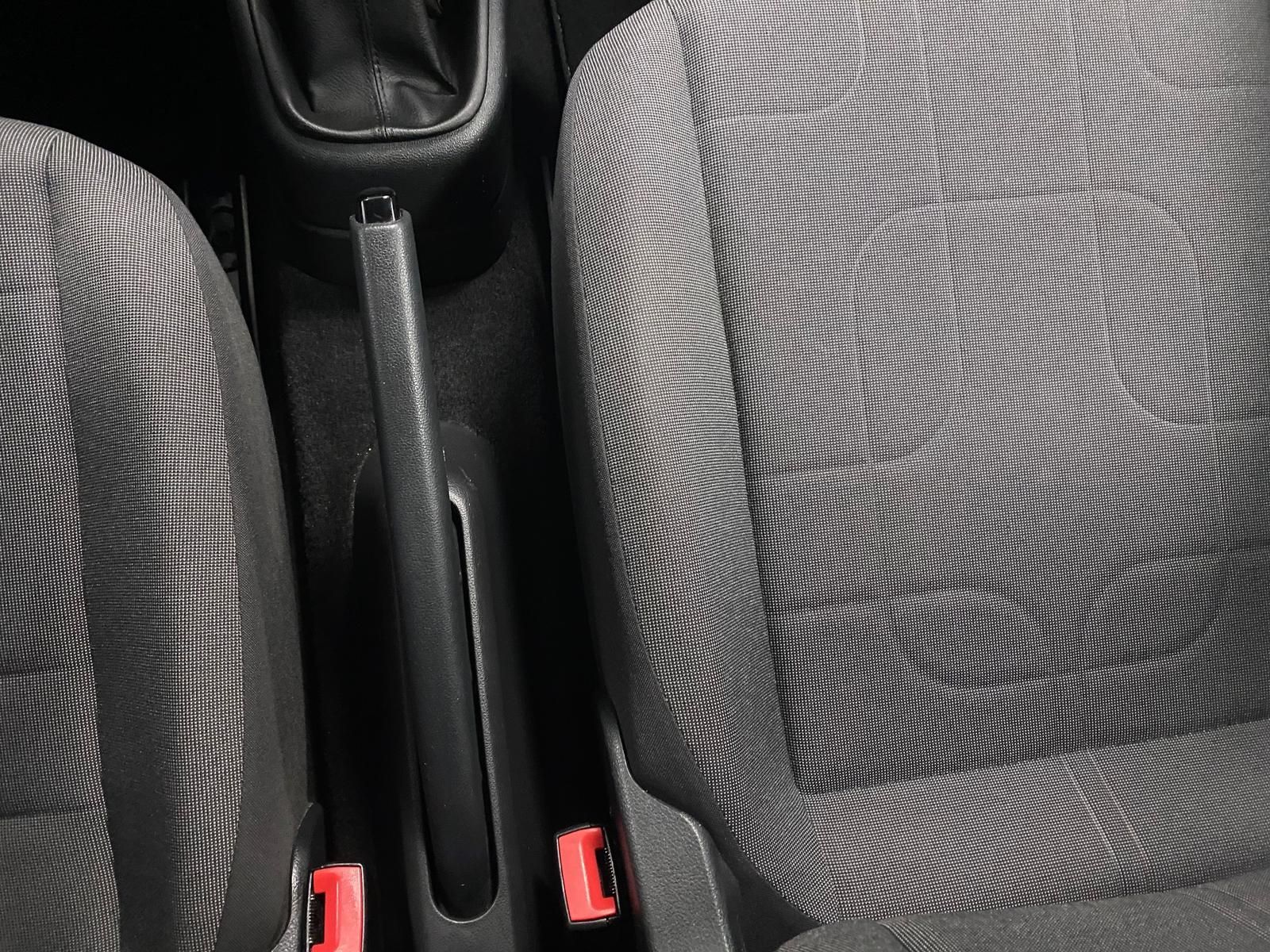 Fahrzeugabbildung Volkswagen up! move up! KLIMA+PDC+SITZHEIZ+Metallic+Allwett