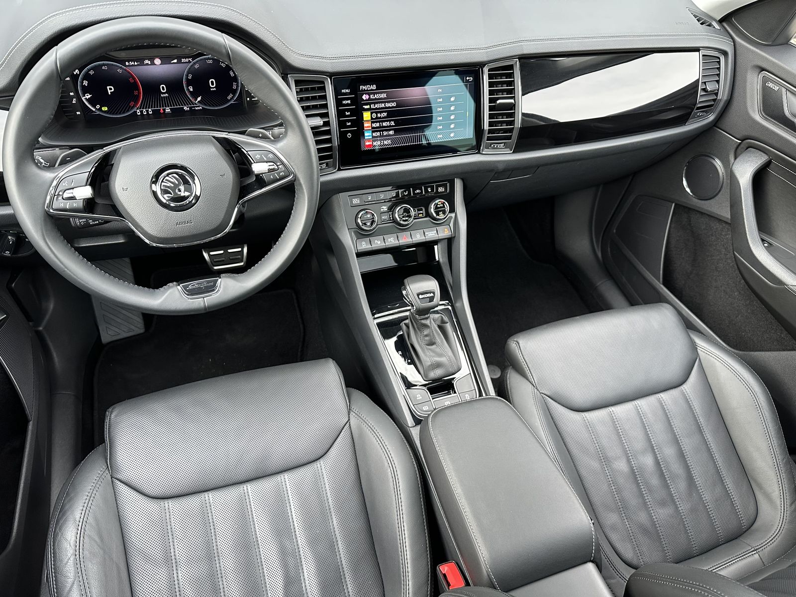 Fahrzeugabbildung SKODA Kodiaq L&K NAV+MATRIX+PANO+ACC+360°+19ZO+CARPLAY