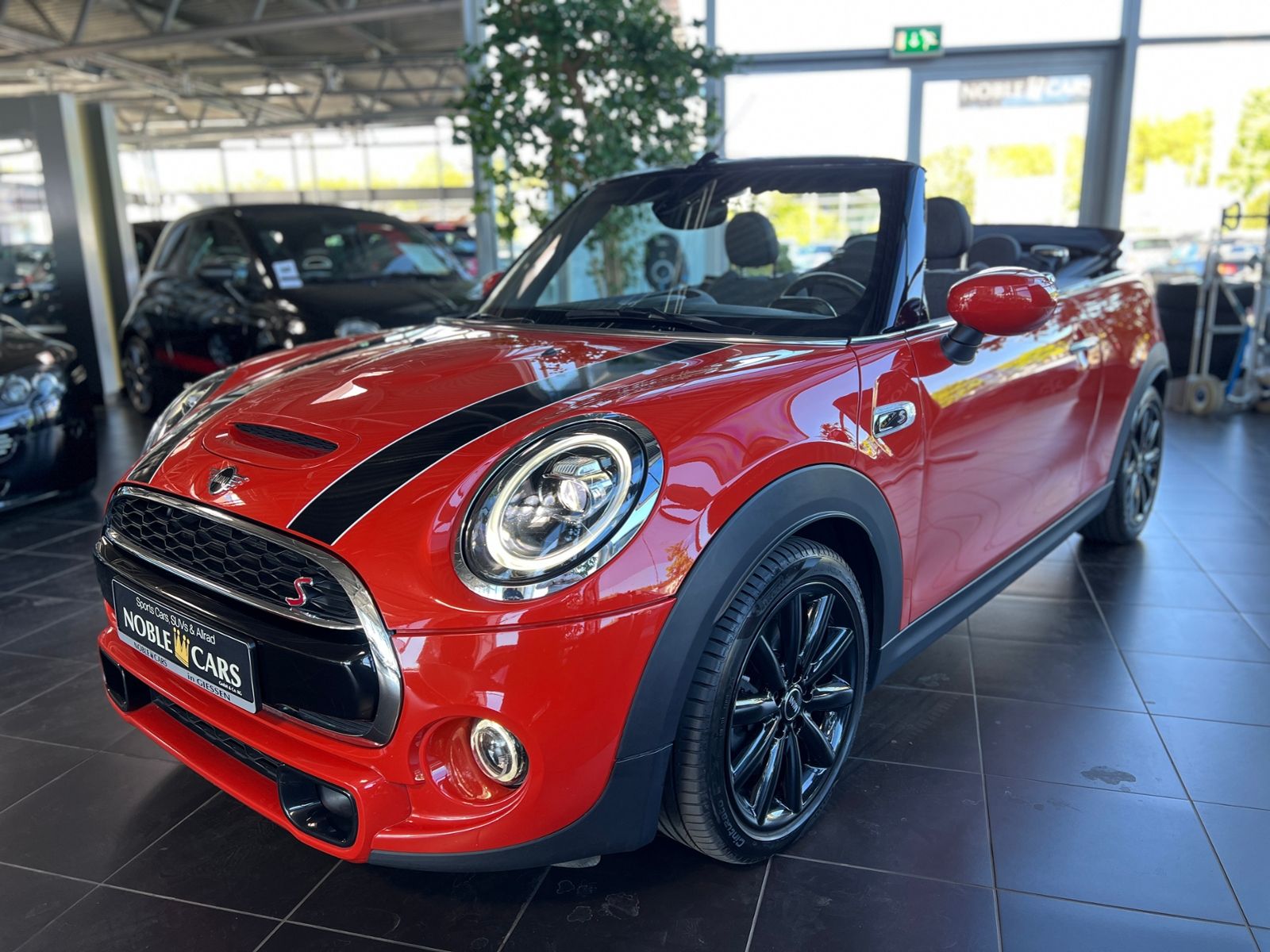 Fahrzeugabbildung MINI Cooper S Cabrio Chili LED NAV RFK SHZ ALU